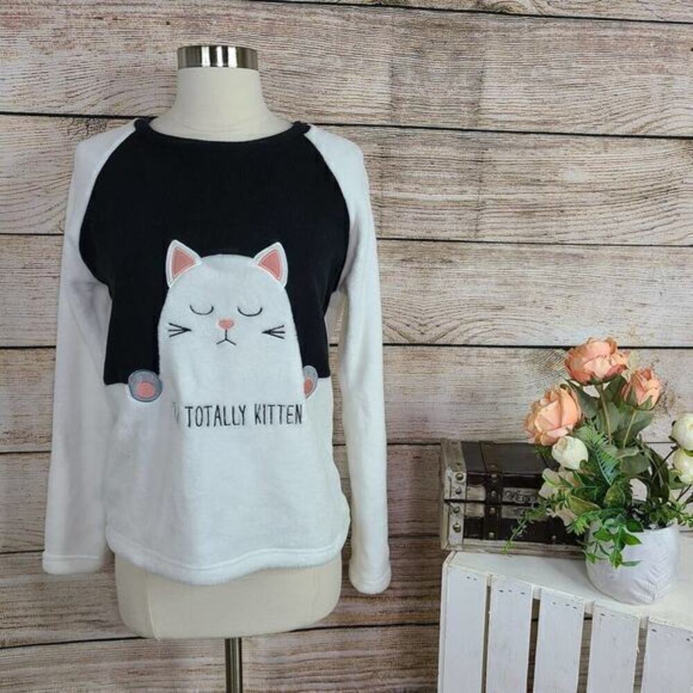 5/$25 Forever 21 I'm Totally Kitten Fleece Top Small